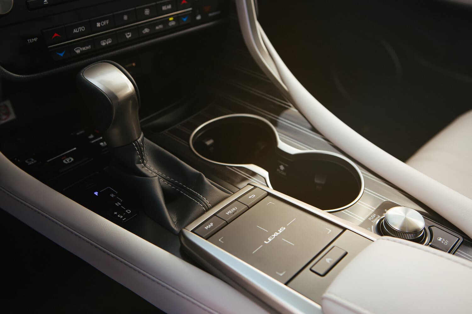 Lexus RX IV Рестайлинг Внедорожник 5 дв. L, фото 11