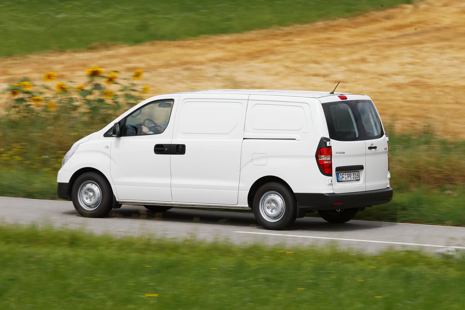 Hyundai H-1 II Рестайлинг Фургон, фото 5