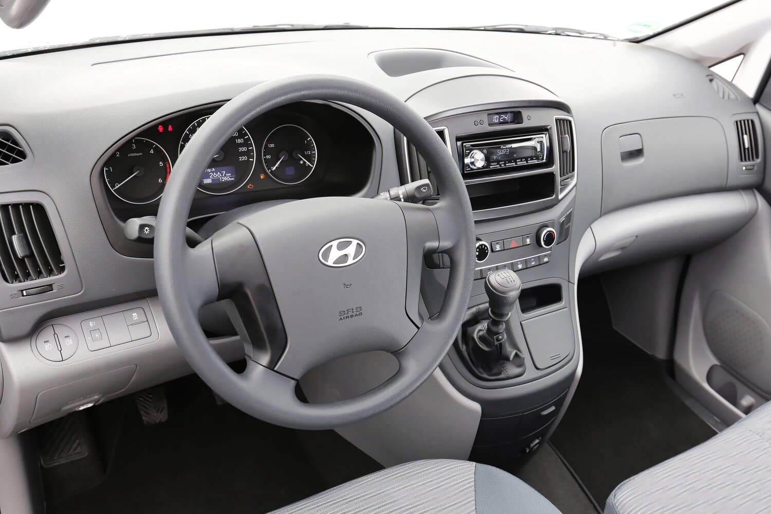 Hyundai H-1 II Рестайлинг Фургон, фото 7
