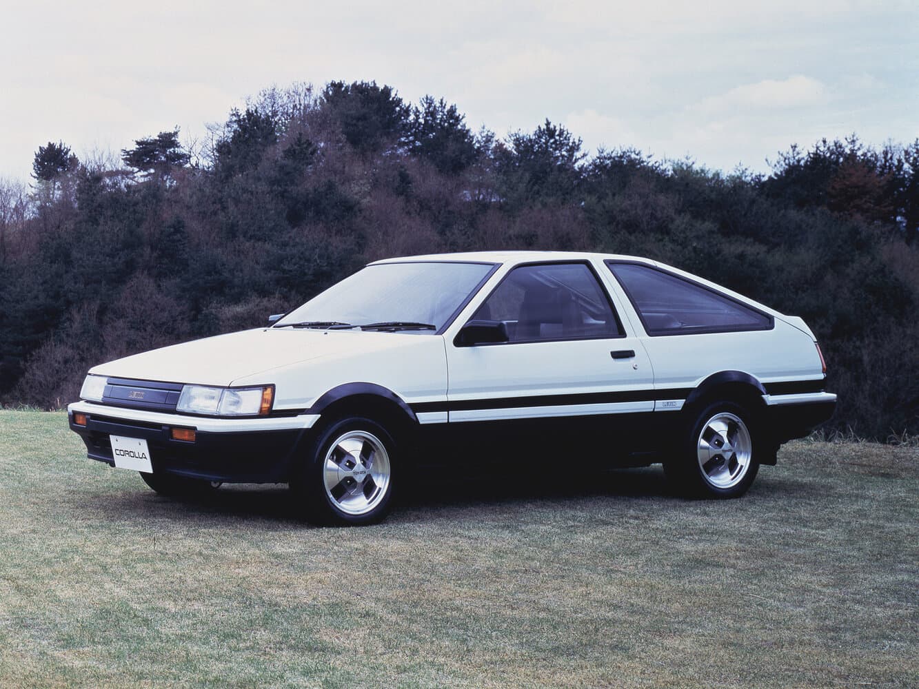 Toyota Corolla Levin IV (AE85/AE86) Хэтчбек 3 дв., фото 1