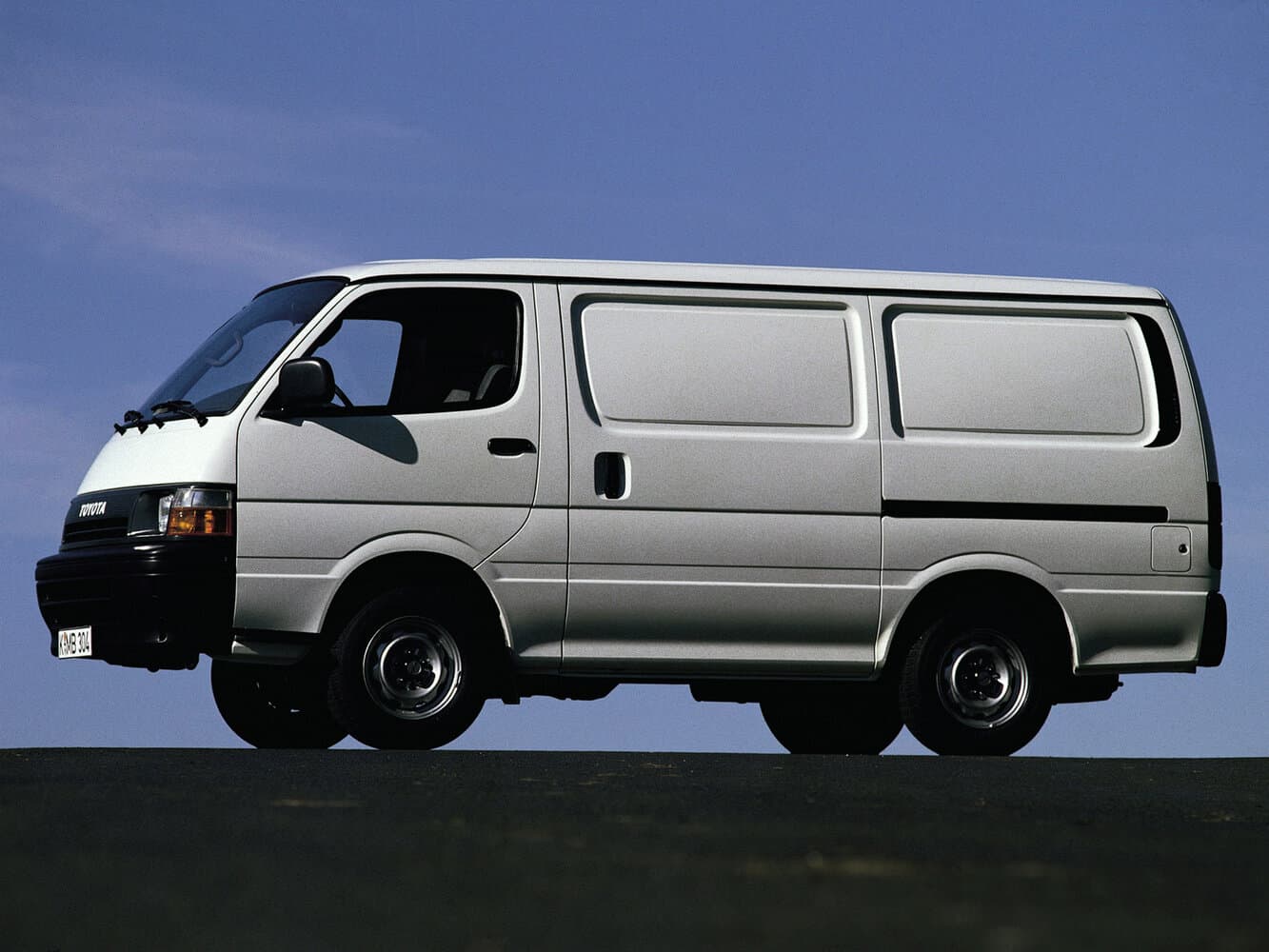 Toyota HiAce H100 Фургон, фото 2