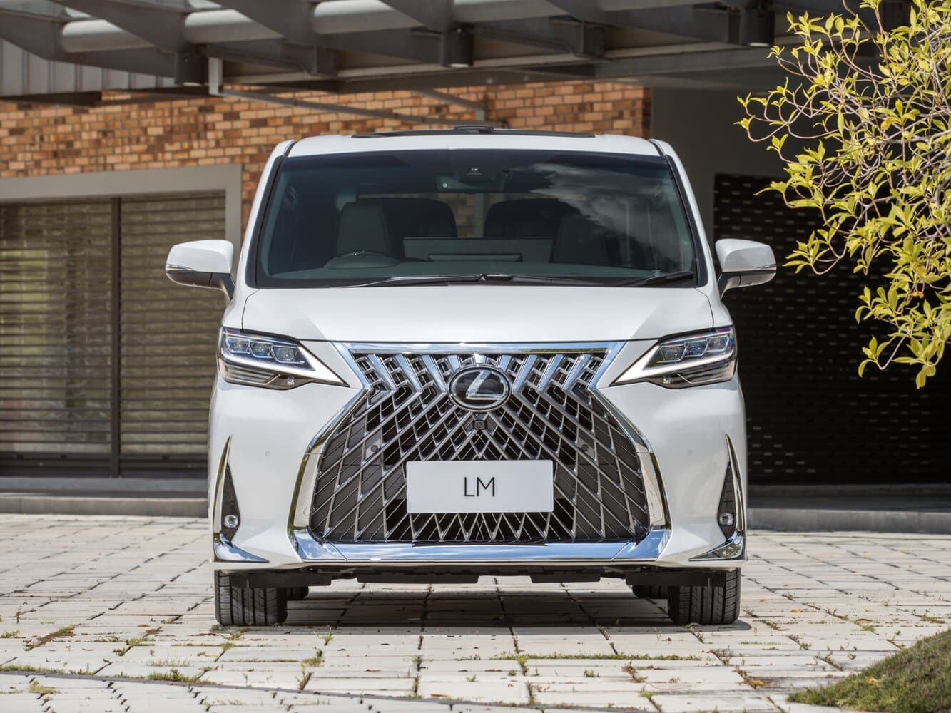 Lexus LM I Минивэн, фото 3
