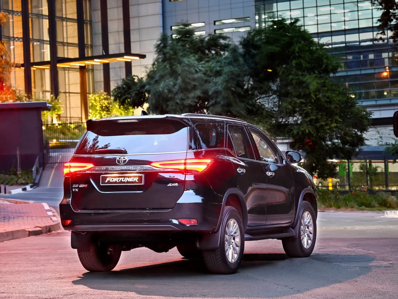Toyota Fortuner II Рестайлинг Внедорожник 5 дв., фото 4