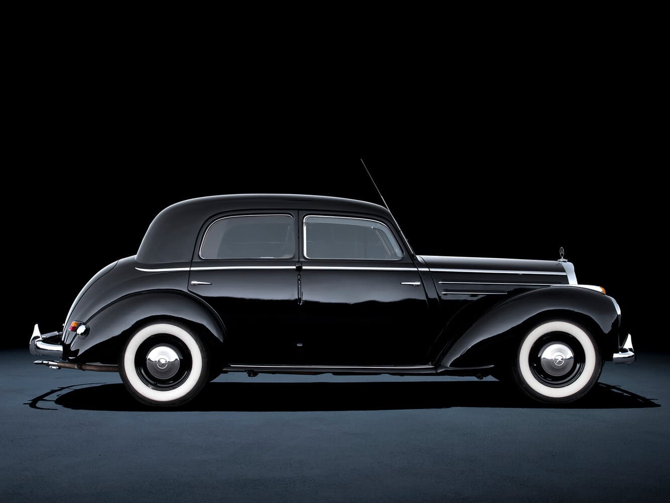 Mercedes-Benz 220 (W187)  Седан, фото 2
