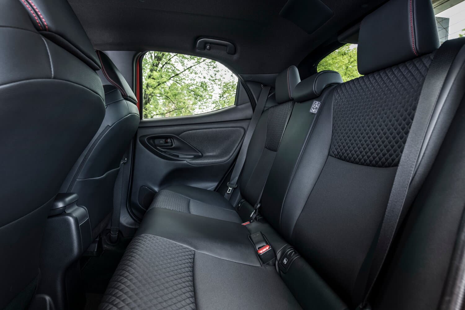 Toyota Yaris IV Хэтчбек 5 дв., фото 9