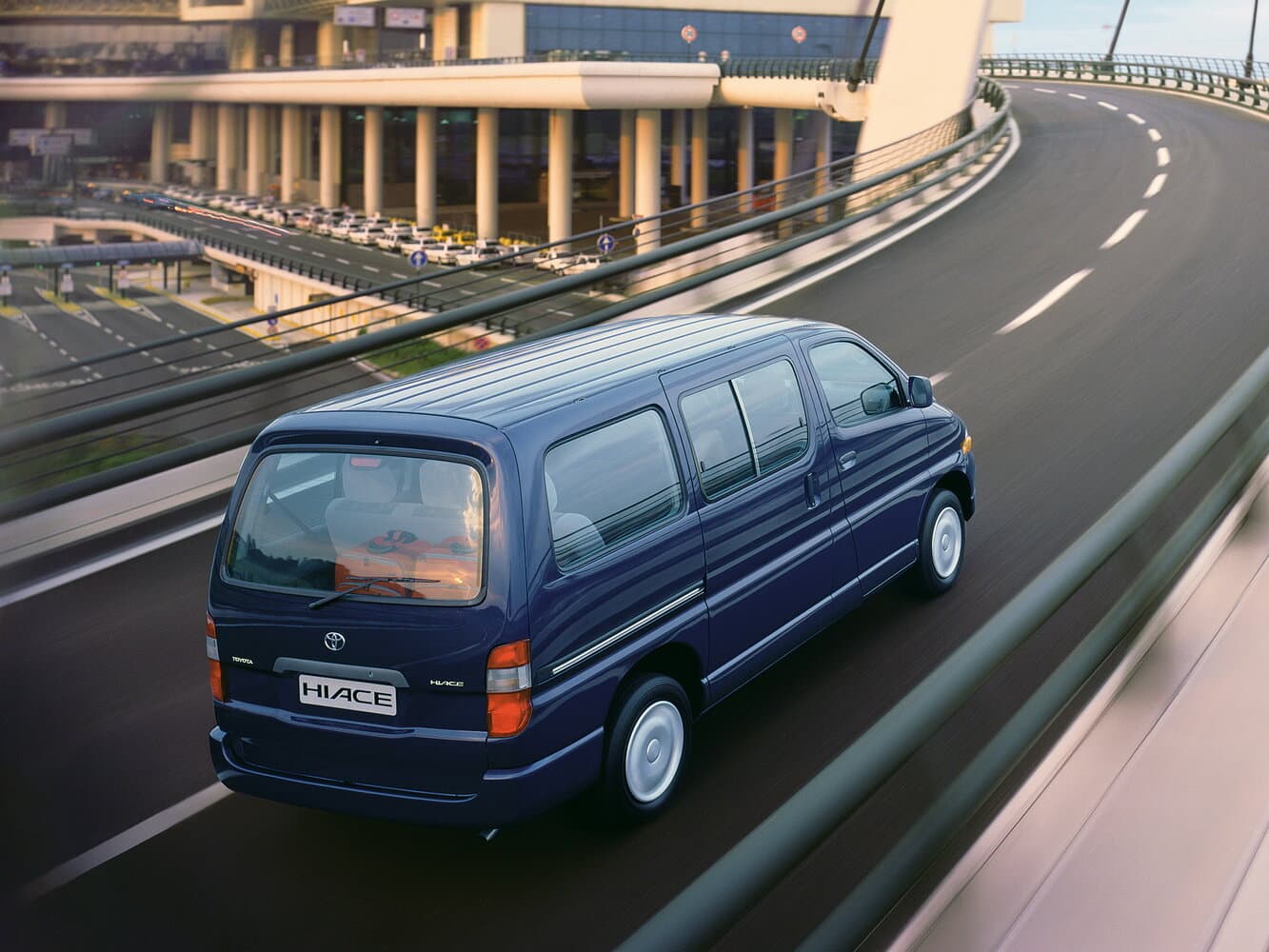 Toyota HiAce XH10 Минивэн, фото 3