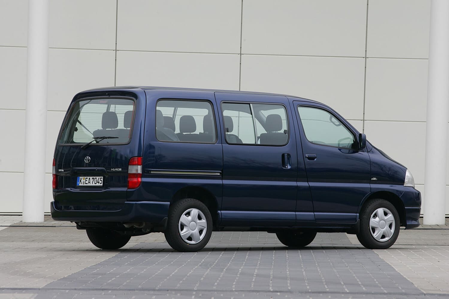Toyota HiAce XH10 Рестайлинг Минивэн, фото 4