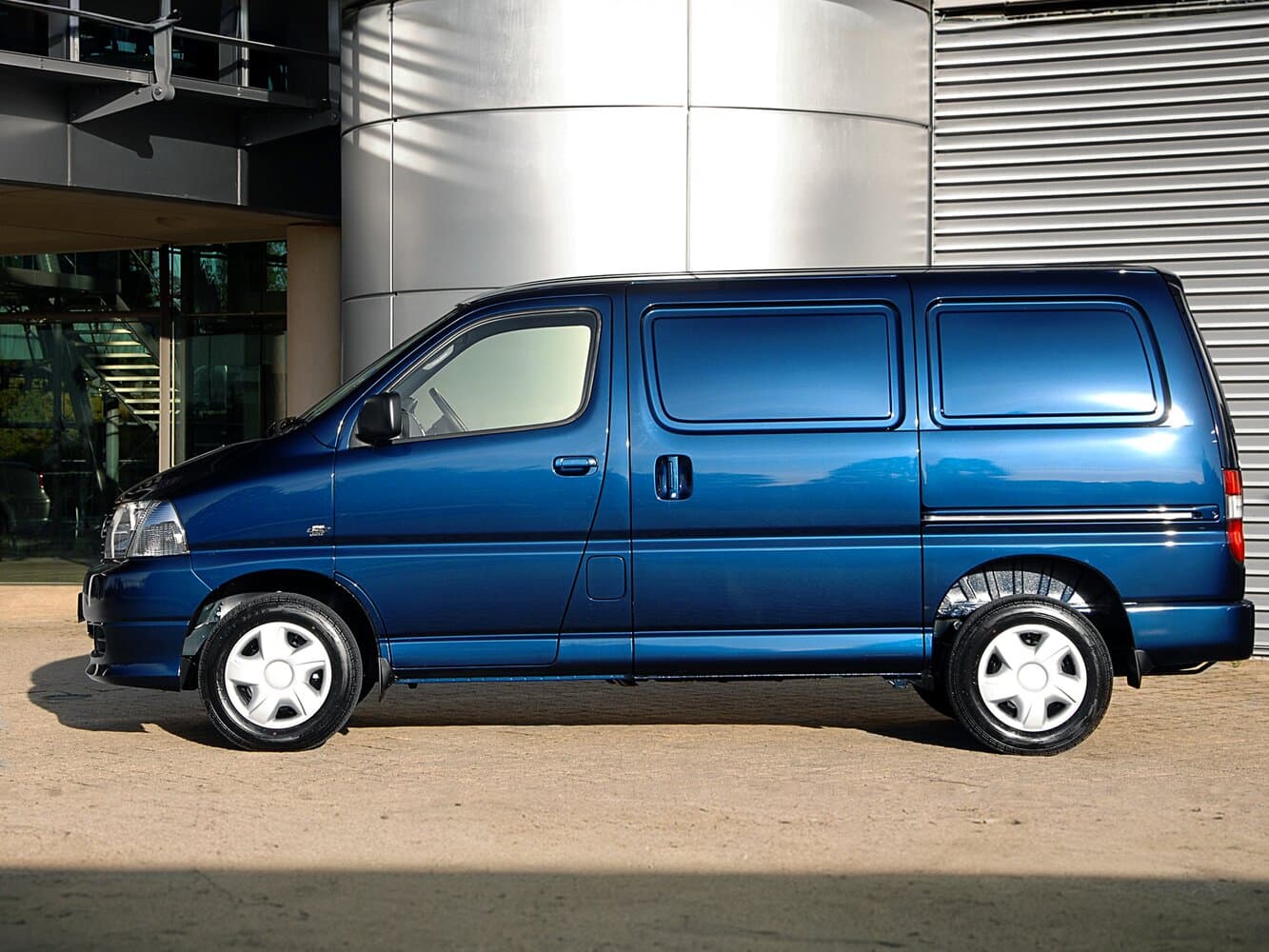Toyota HiAce XH10 Рестайлинг Фургон, фото 2