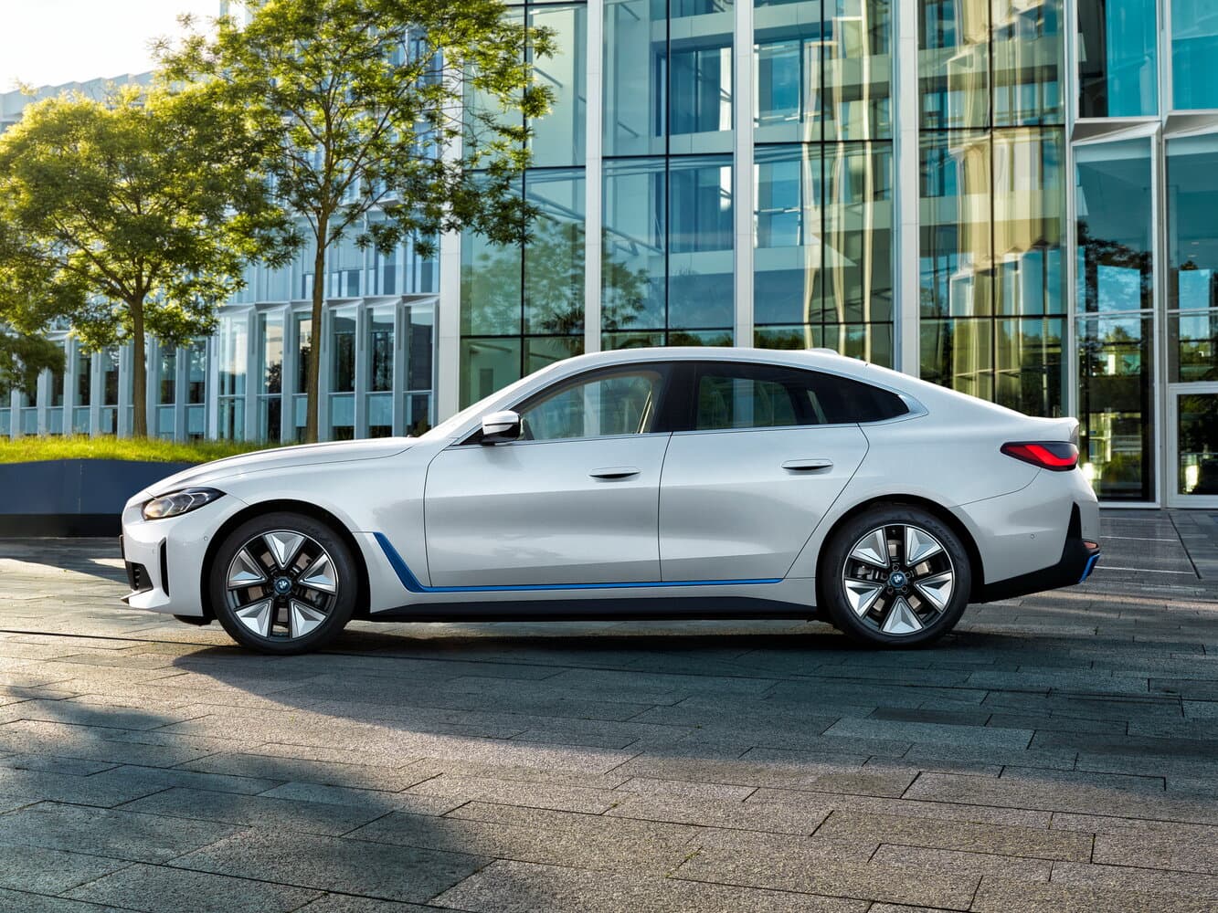 BMW i4 G26 Лифтбек, фото 2