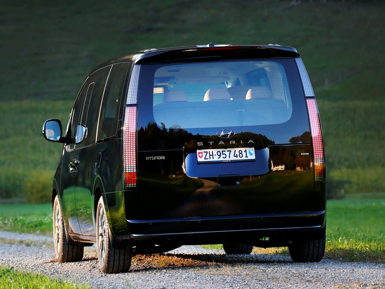 Hyundai Staria  Минивэн, фото 4