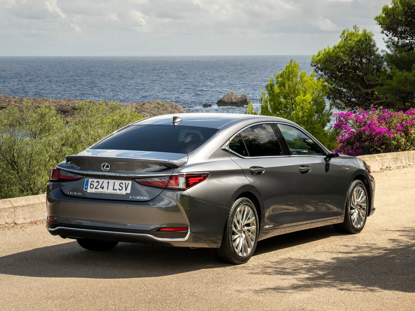 Lexus ES VII Рестайлинг Седан, фото 5