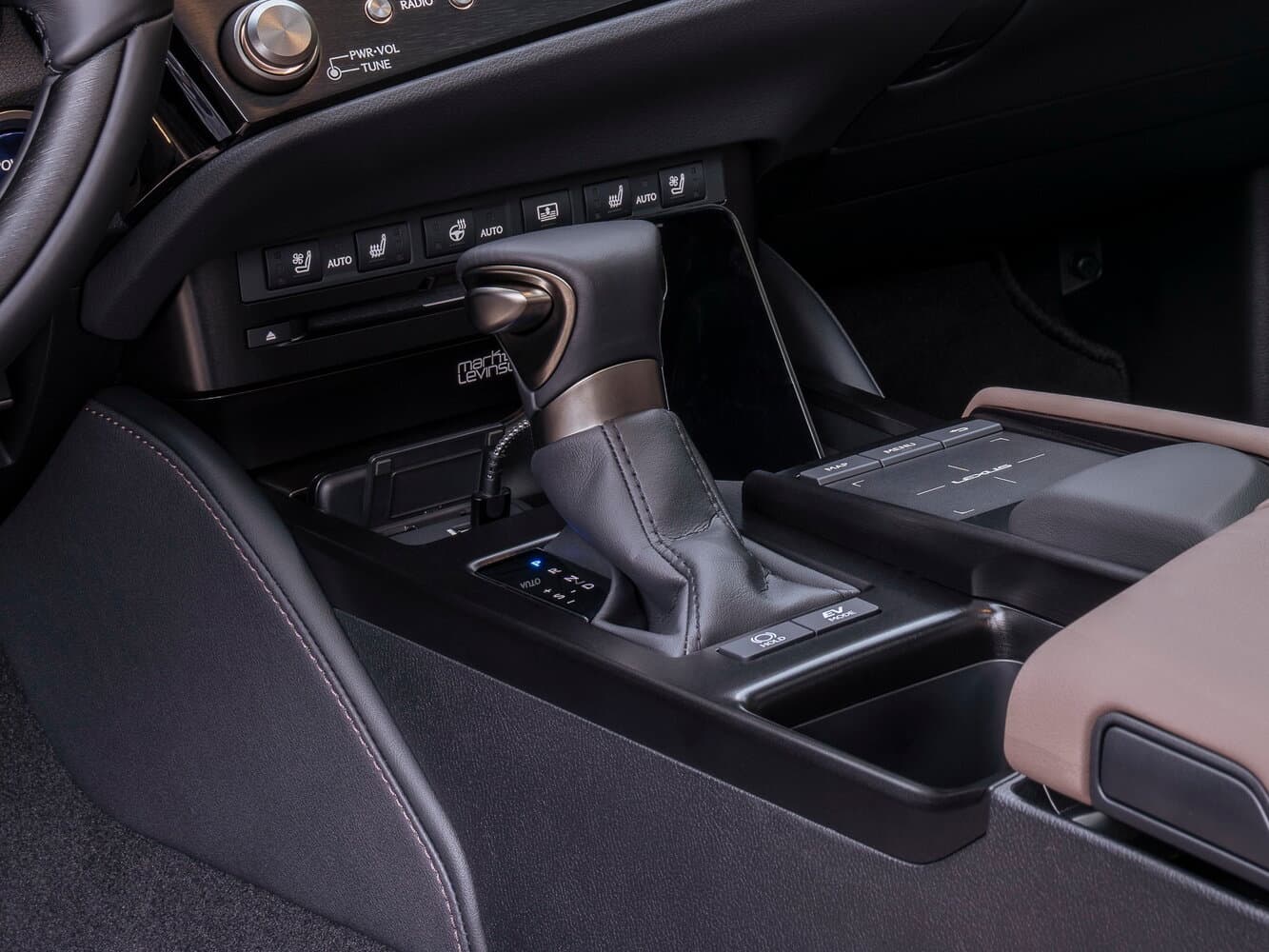 Lexus ES VII Рестайлинг Седан, фото 12