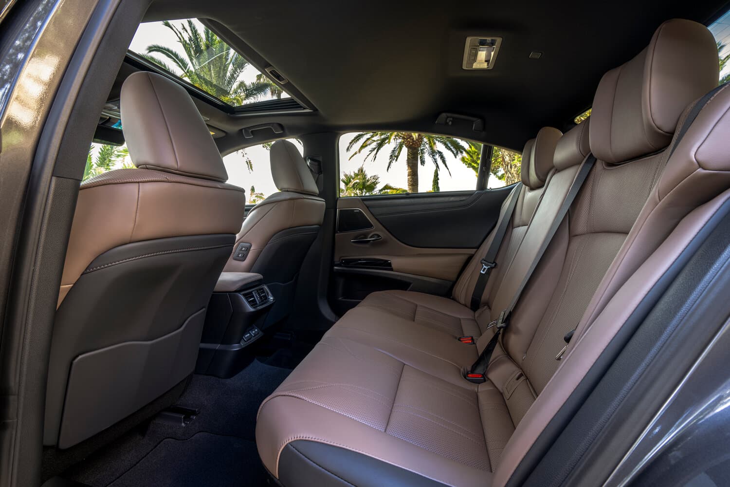 Lexus ES VII Рестайлинг Седан, фото 11