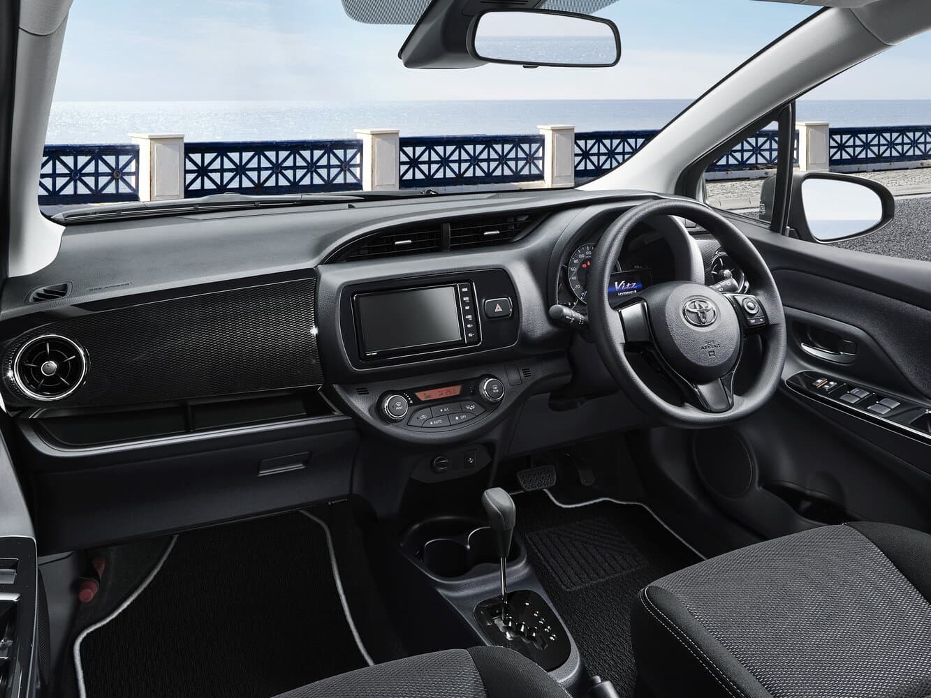 Toyota Vitz III (XP130) Рестайлинг 2 Хэтчбек 5 дв., фото 6