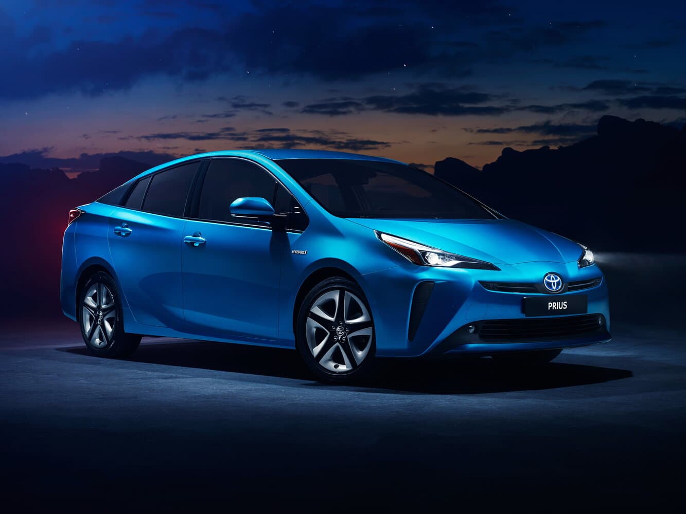 Toyota Prius IV Рестайлинг (XW50)