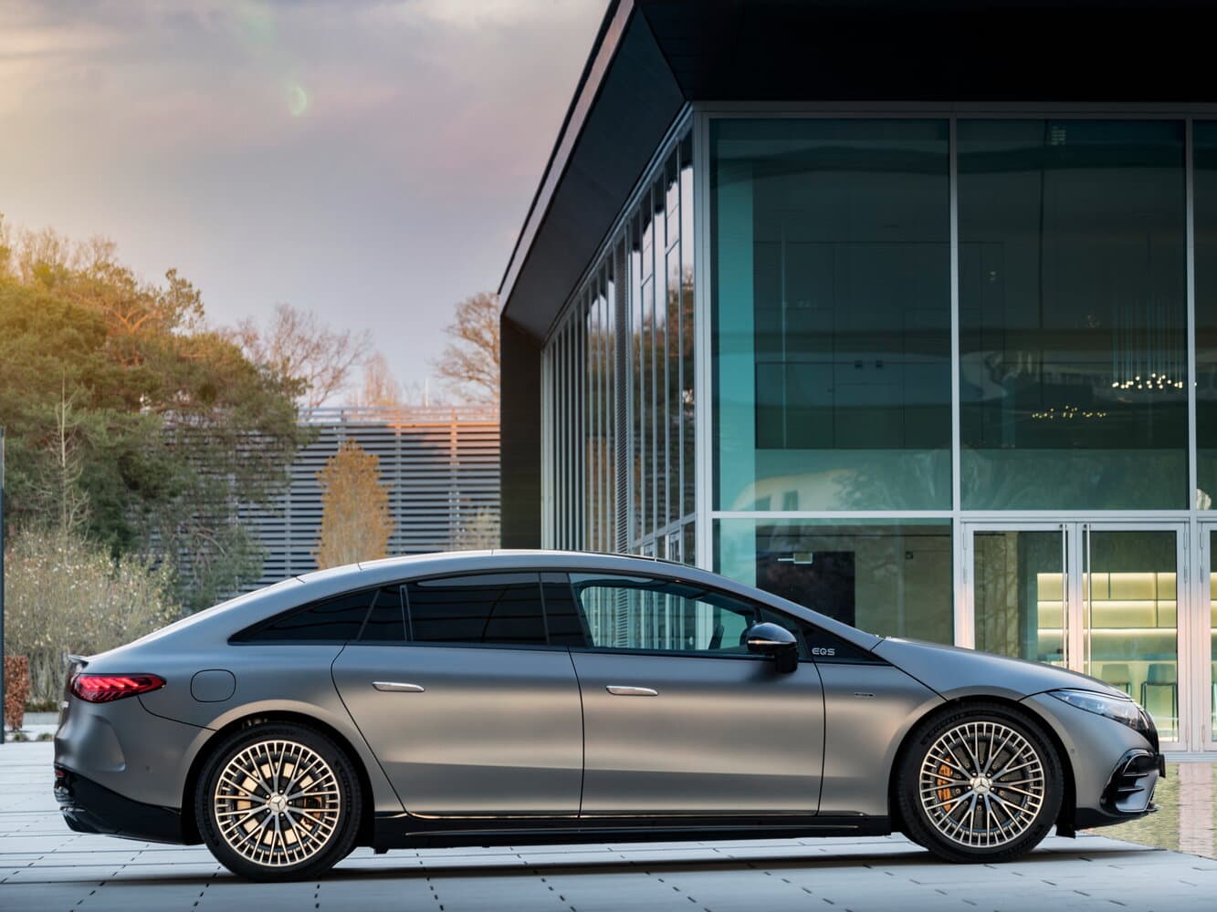Mercedes-Benz EQS AMG  Лифтбек, фото 2