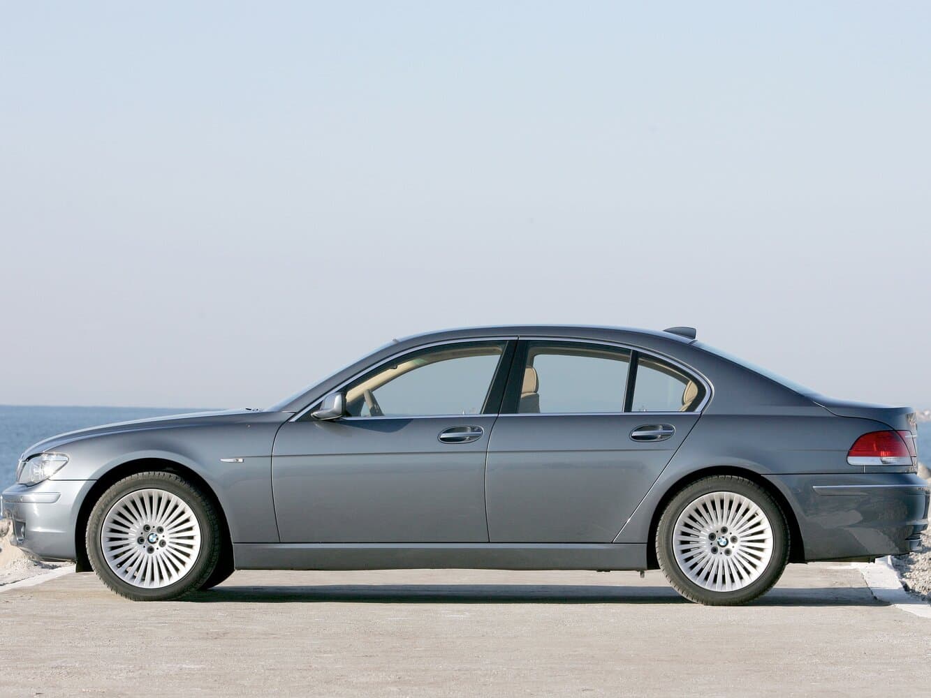 BMW 7 series IV (E65/E66) Рестайлинг Седан, фото 2