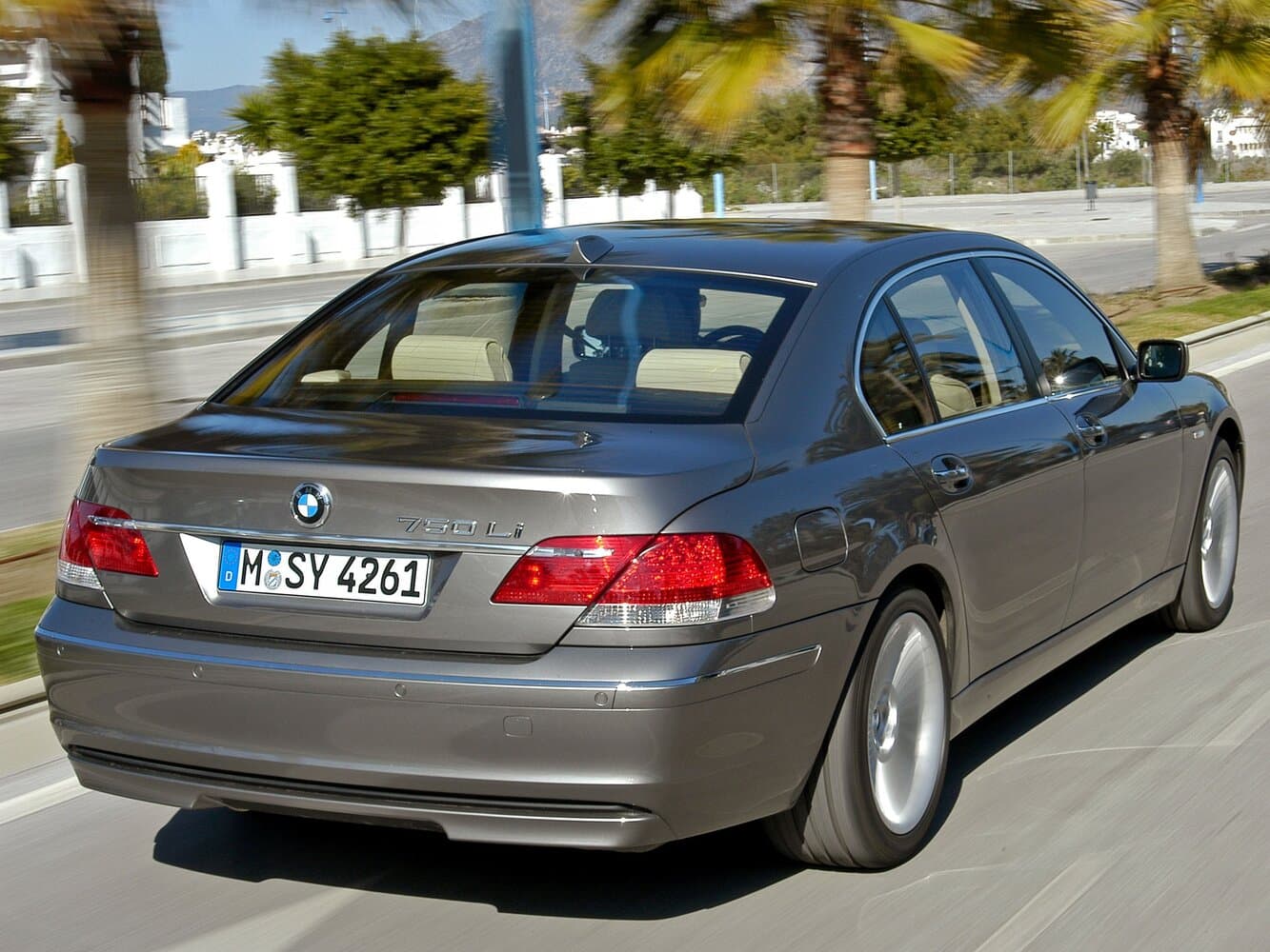 BMW 7 series IV (E65/E66) Рестайлинг Седан Long, фото 5