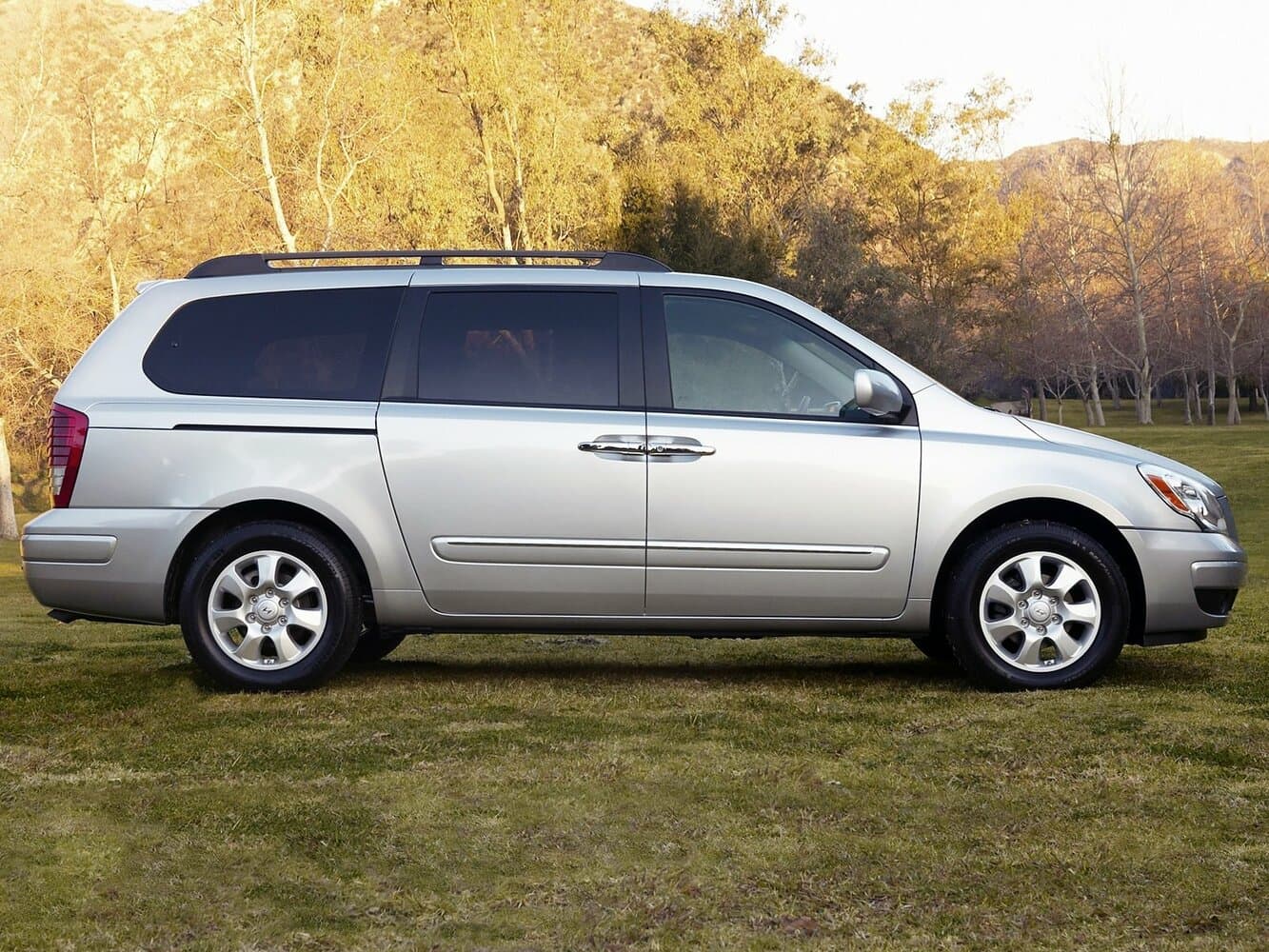 Hyundai Entourage  Минивэн, фото 2