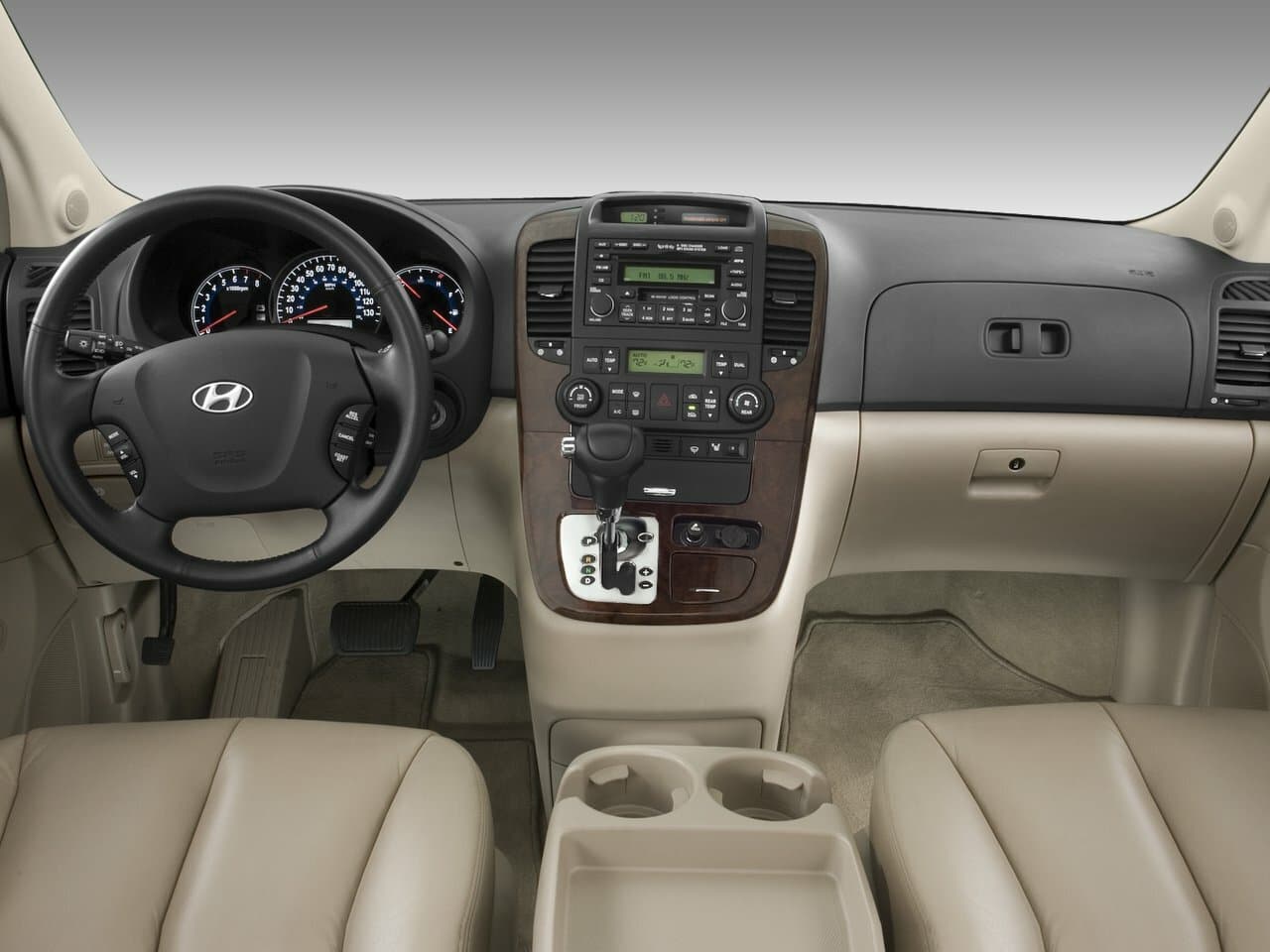 Hyundai Entourage  Минивэн, фото 5