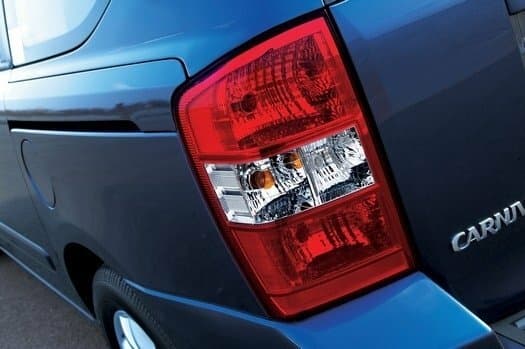 Kia Carnival II Минивэн, фото 9