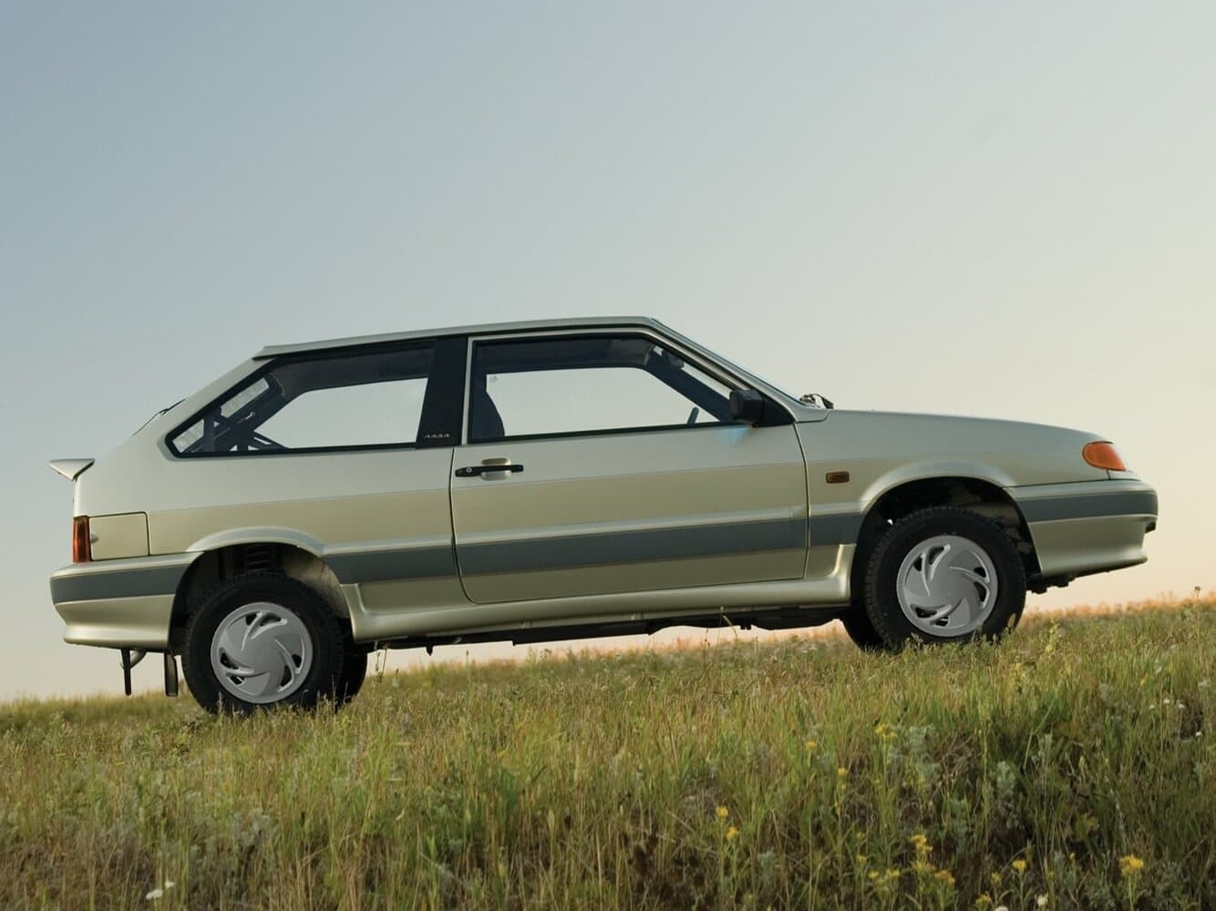 Lada (ВАЗ) 2113  Хэтчбек 3 дв., фото 2