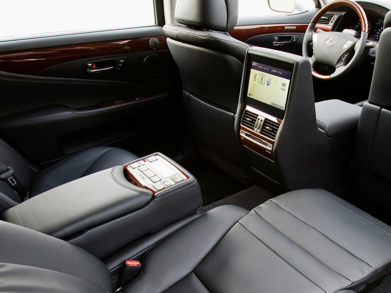 Lexus LS IV Рестайлинг Седан Long, фото 18