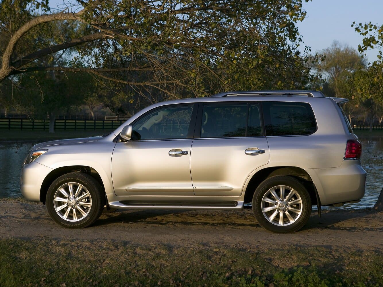 Lexus LX III Внедорожник 5 дв., фото 2