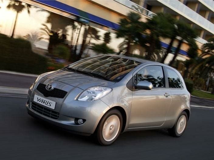 Toyota Yaris II Хэтчбек 3 дв.