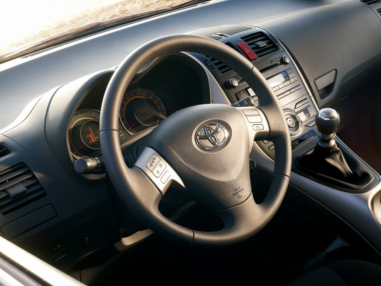 Toyota Auris I Хэтчбек 5 дв., фото 9