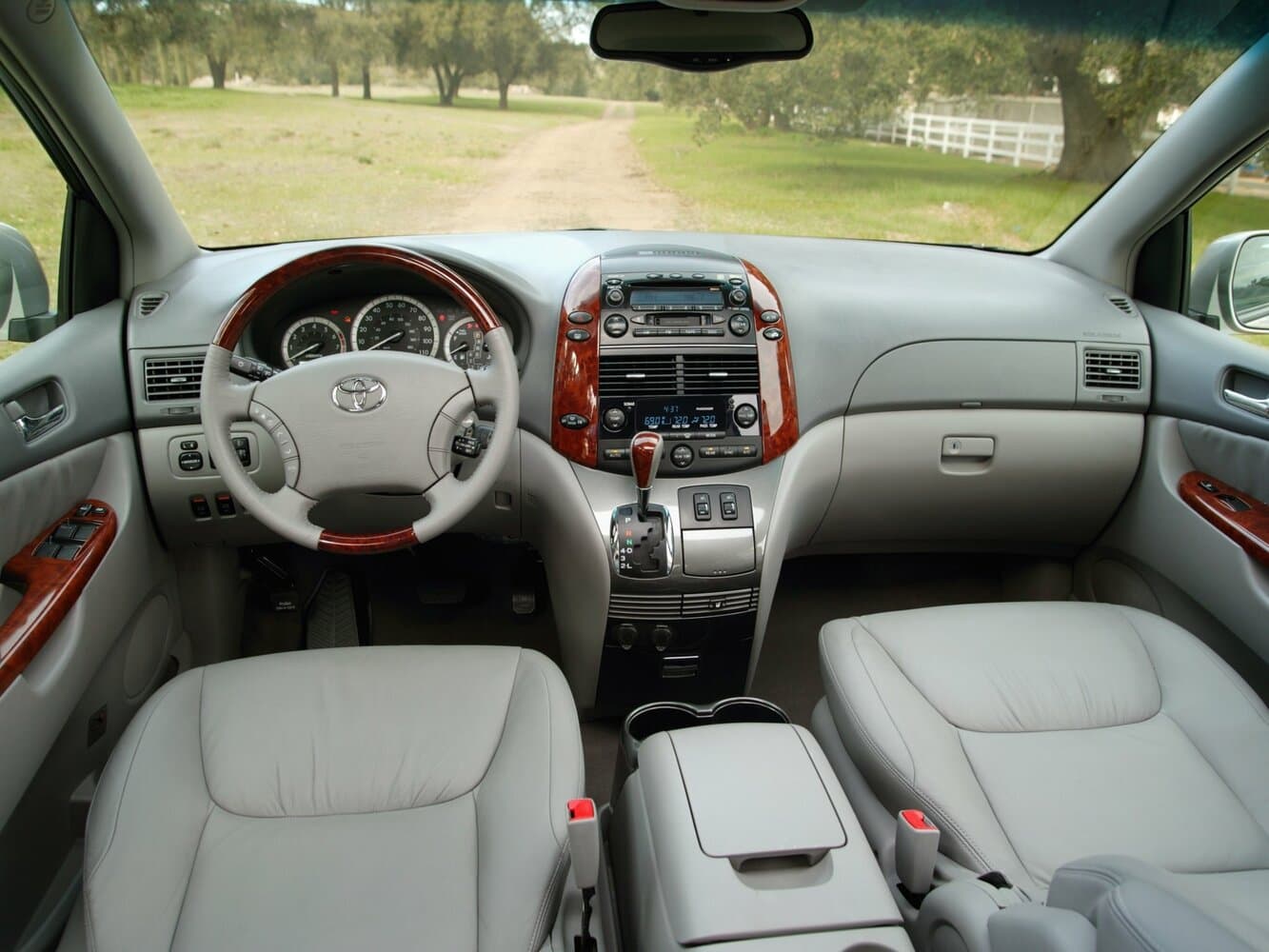 Toyota Sienna II Минивэн, фото 3
