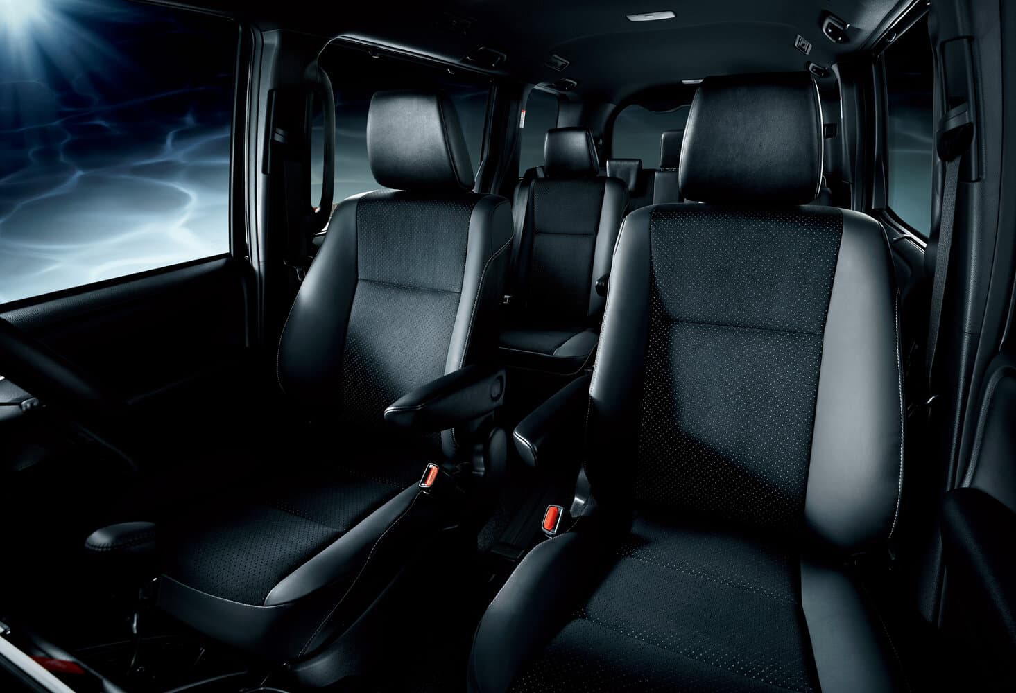 Toyota Voxy III (R80) Рестайлинг Минивэн, фото 8