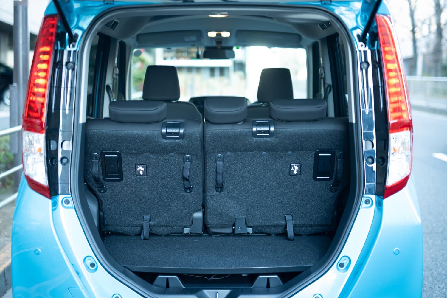Toyota Roomy I Рестайлинг Микровэн, фото 9