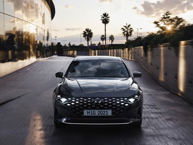 Hyundai Azera III Рестайлинг Седан, фото 3