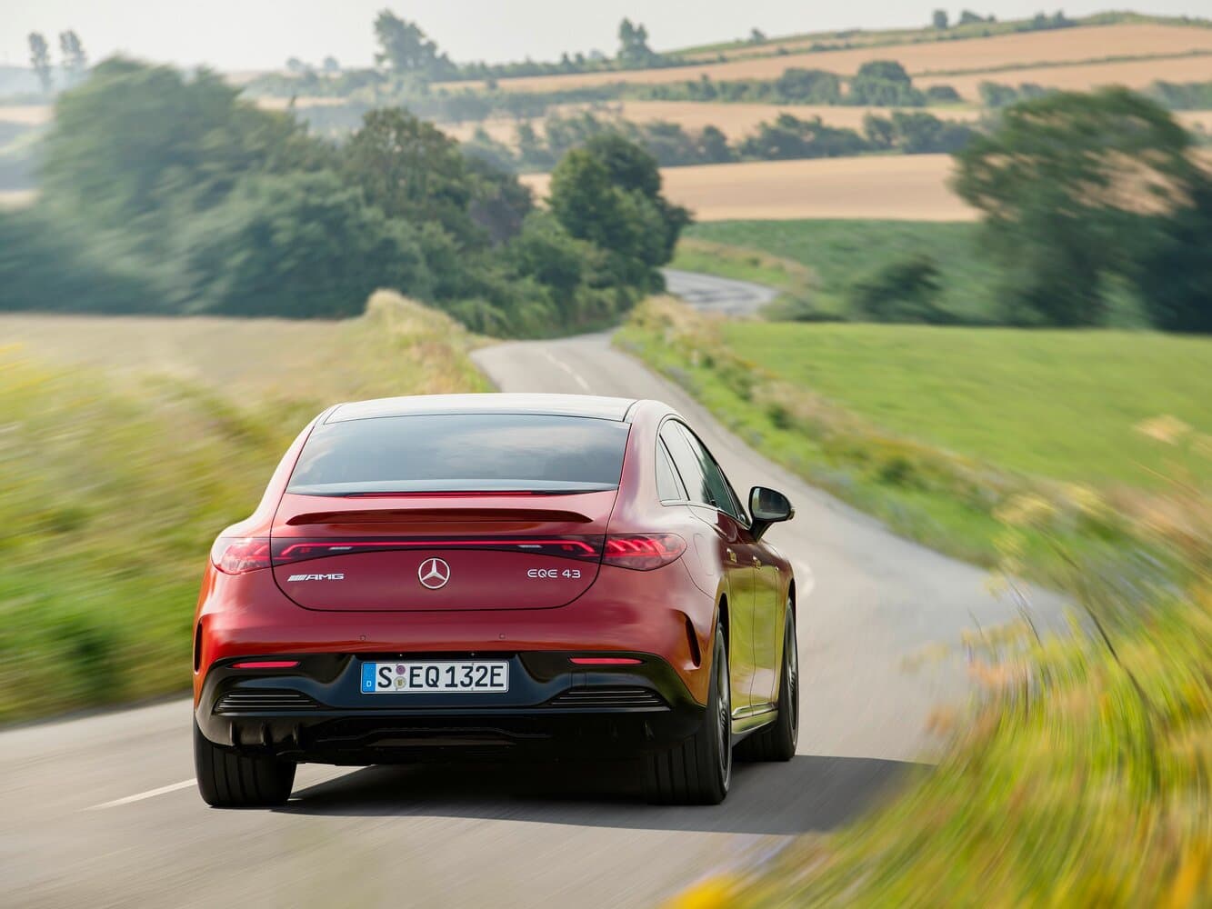 Mercedes-Benz EQE AMG Седан, фото 4