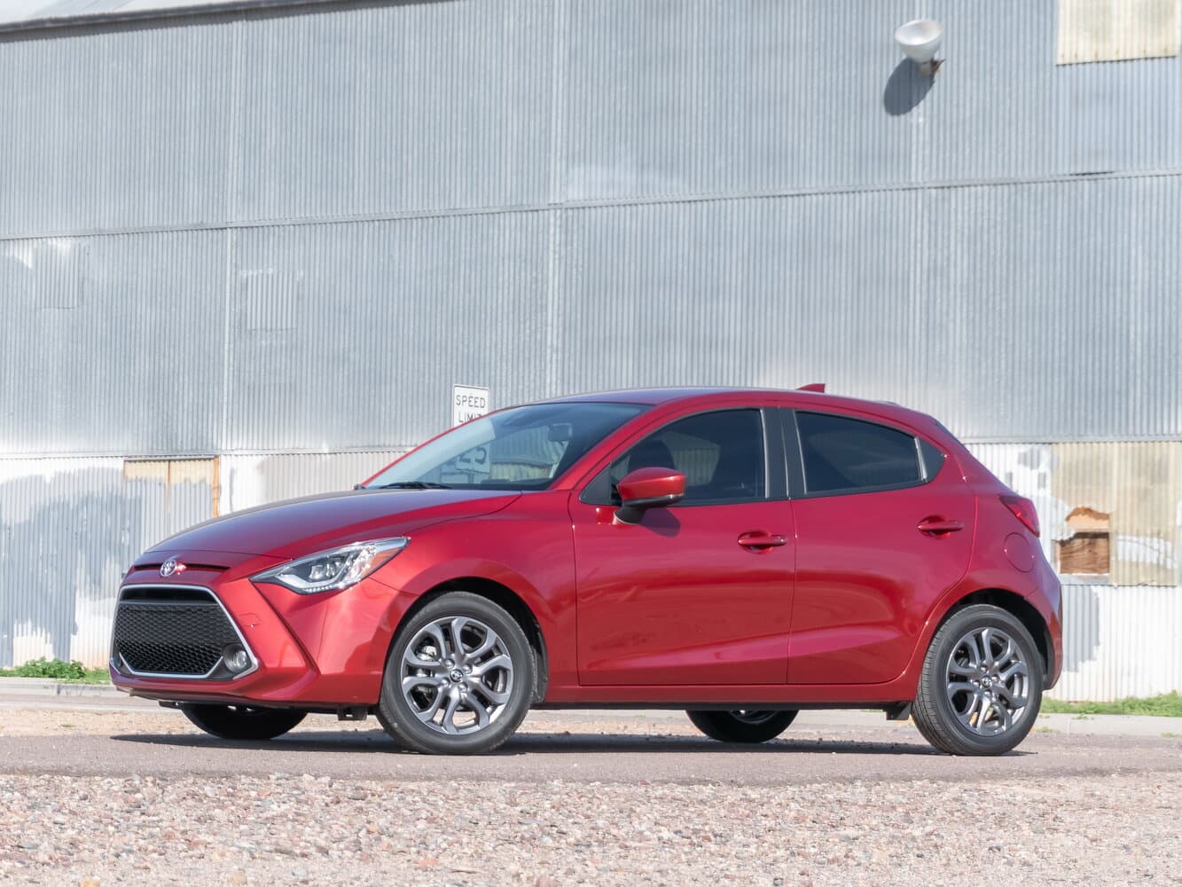 Toyota Yaris DJ/DL Хэтчбек 5 дв., фото 2