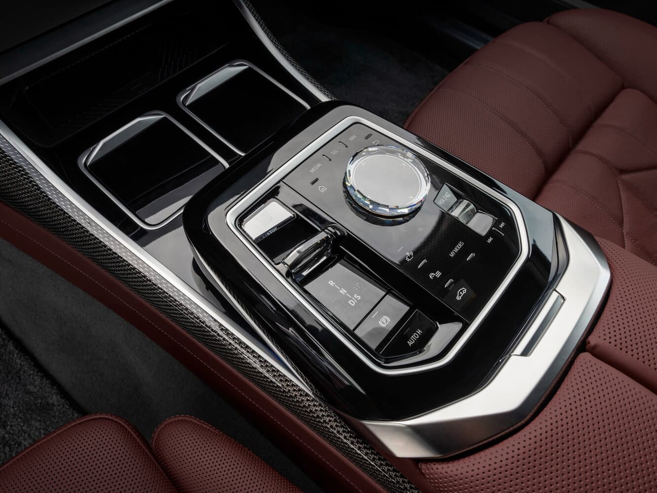 BMW 7 series VII (G70) Седан, фото 12