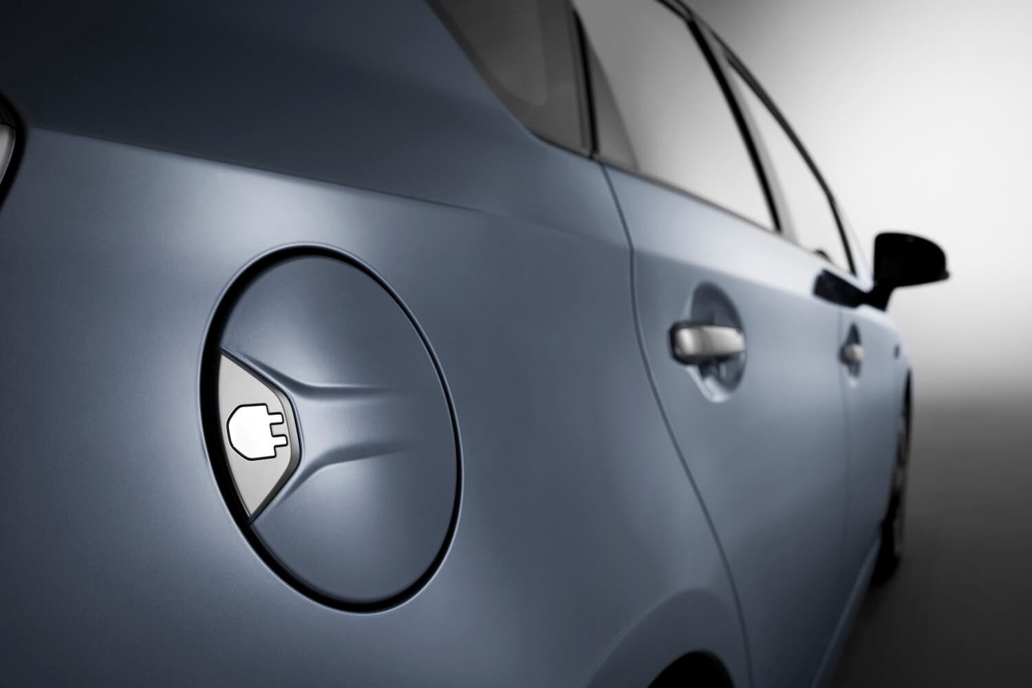 Toyota Prius III Рестайлинг (XW30) Лифтбек PHV, фото 10