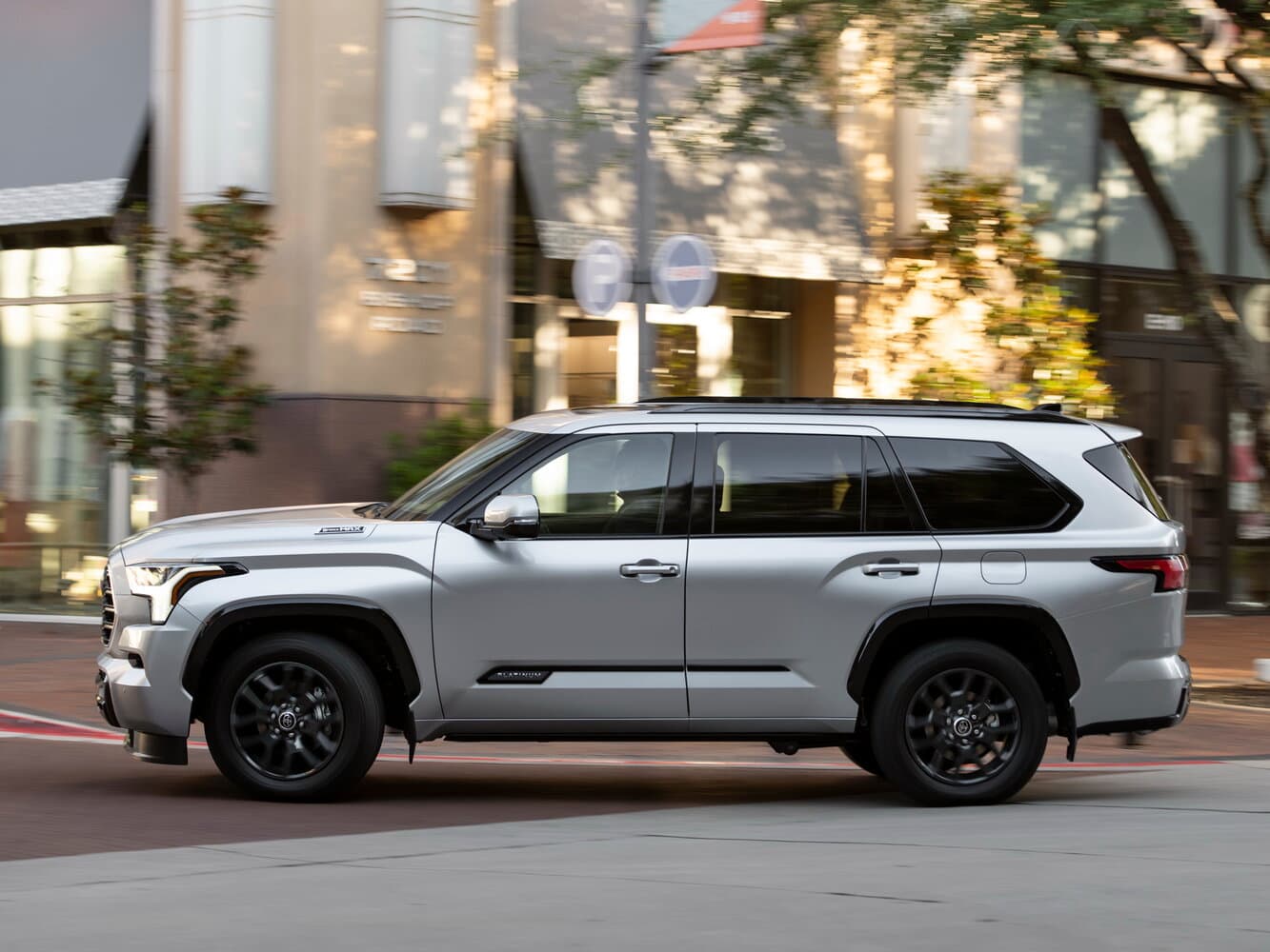 Toyota Sequoia III Внедорожник 5 дв., фото 2