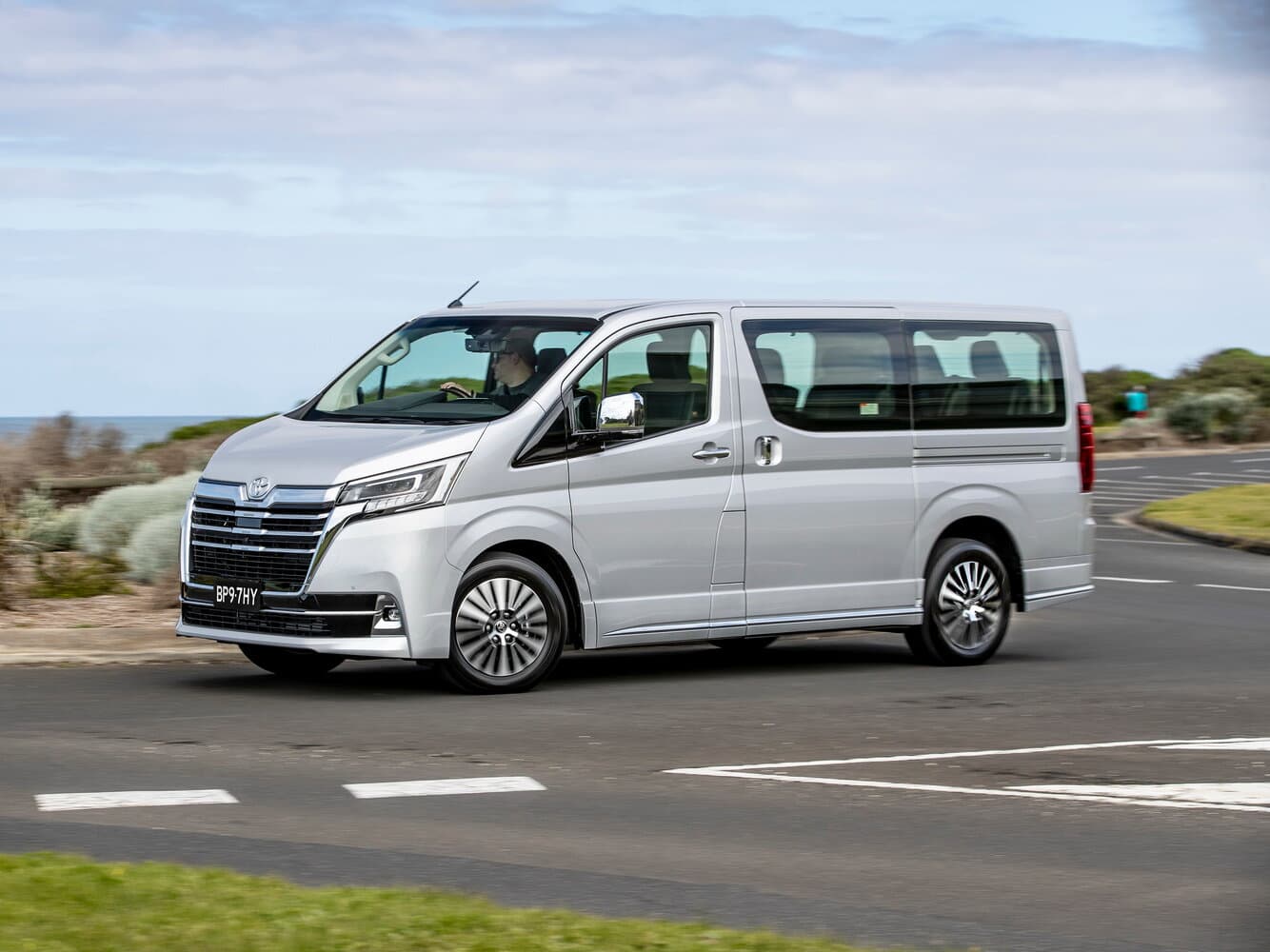 Toyota Granvia II Минивэн, фото 2