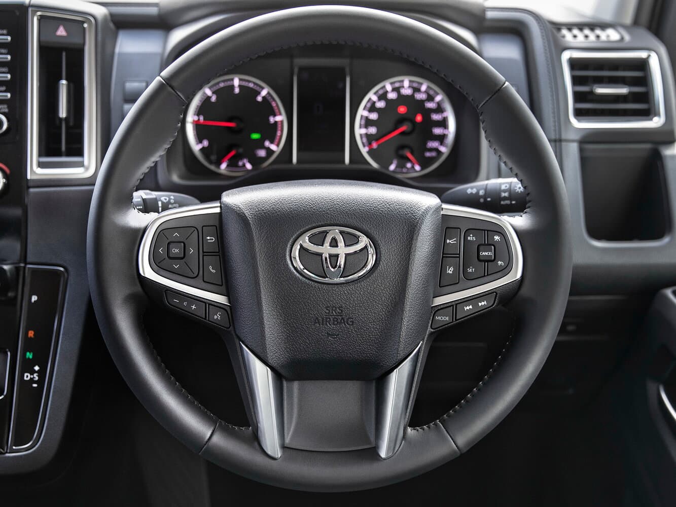 Toyota Granvia II Минивэн, фото 5