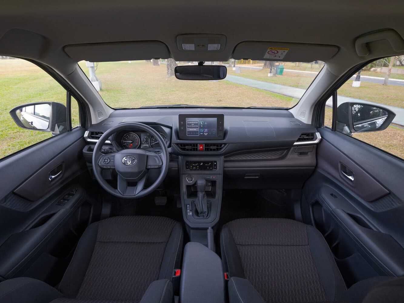 Toyota Avanza III Минивэн, фото 4