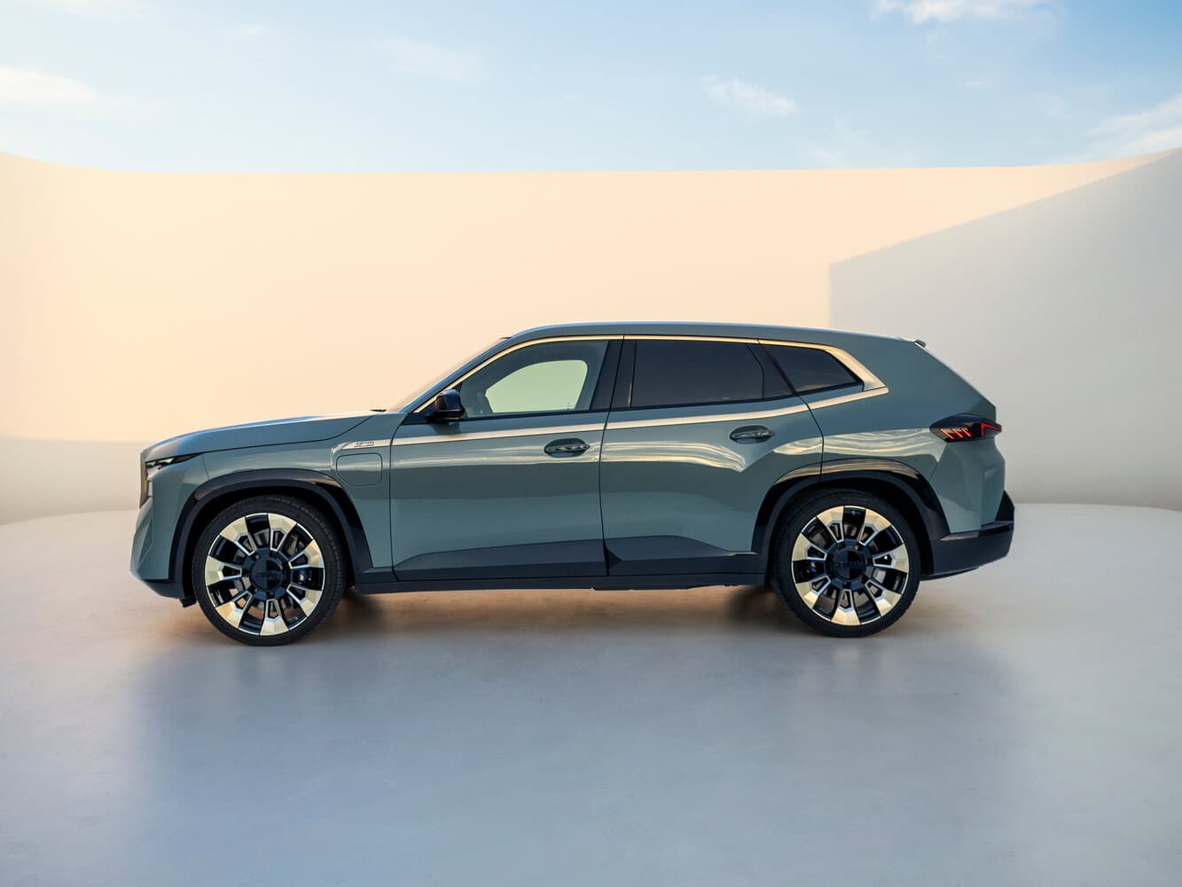 BMW XM  Внедорожник 5 дв., фото 2