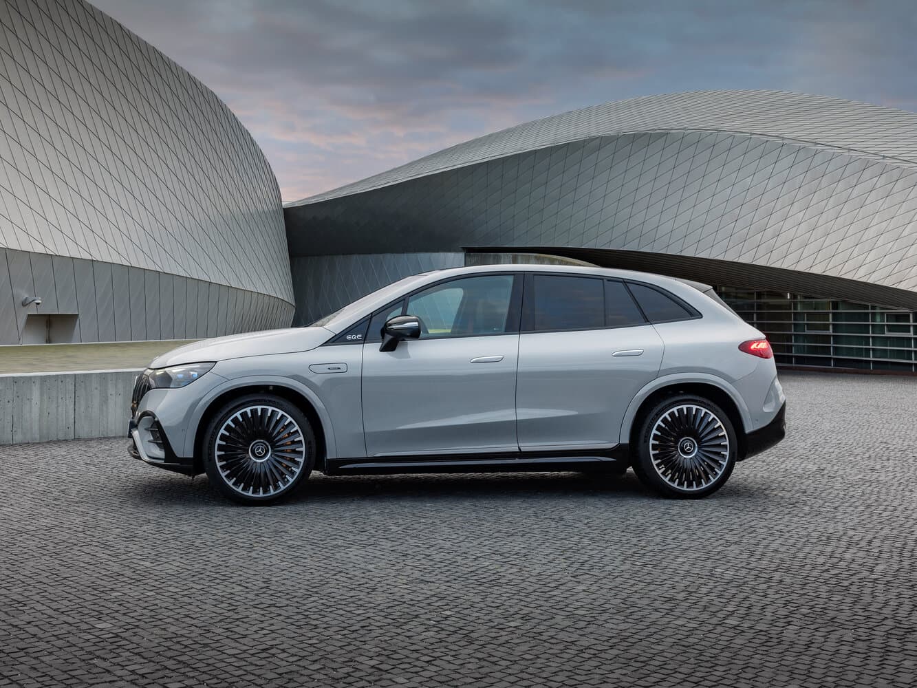 Mercedes-Benz EQE SUV AMG  Внедорожник 5 дв., фото 2