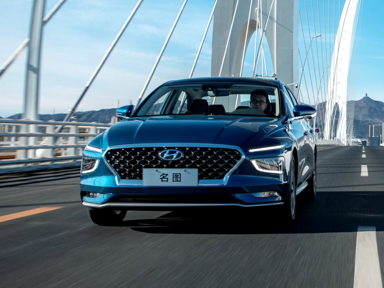 Hyundai Mistra II (DU2) Седан, фото 3
