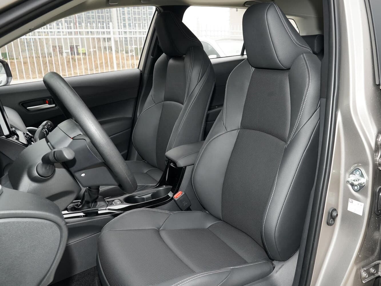 Toyota Frontlander  Внедорожник 5 дв., фото 12