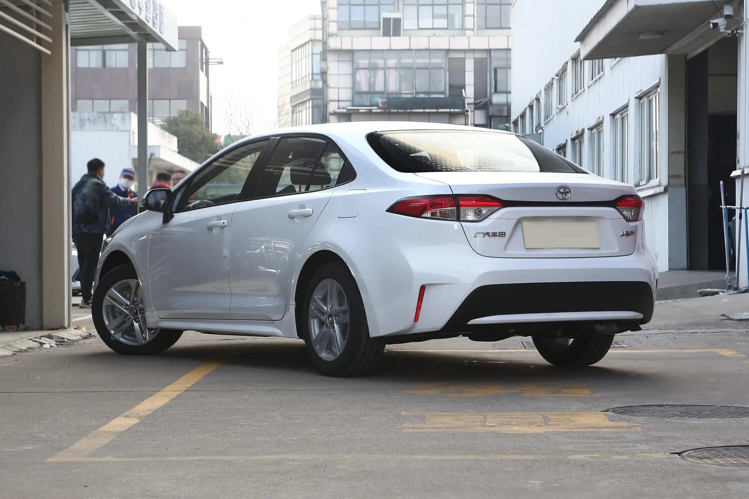 Toyota Levin XII (E210) Седан, фото 5