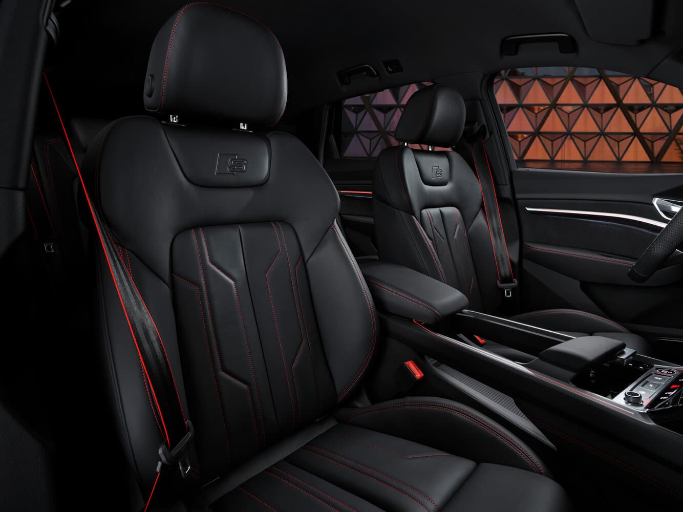 Audi, Q8 e-tron, 2024, фото 11