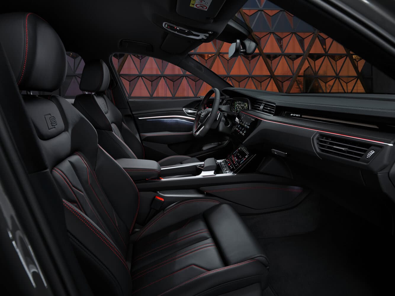 Audi, Q8 e-tron, 2024, фото 12