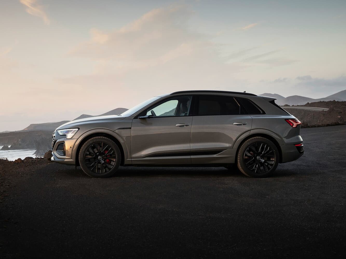 Audi, Q8 e-tron, 2024, фото 8